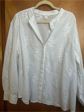 NEW White Embroidered Long-Sleeve ladies blouse